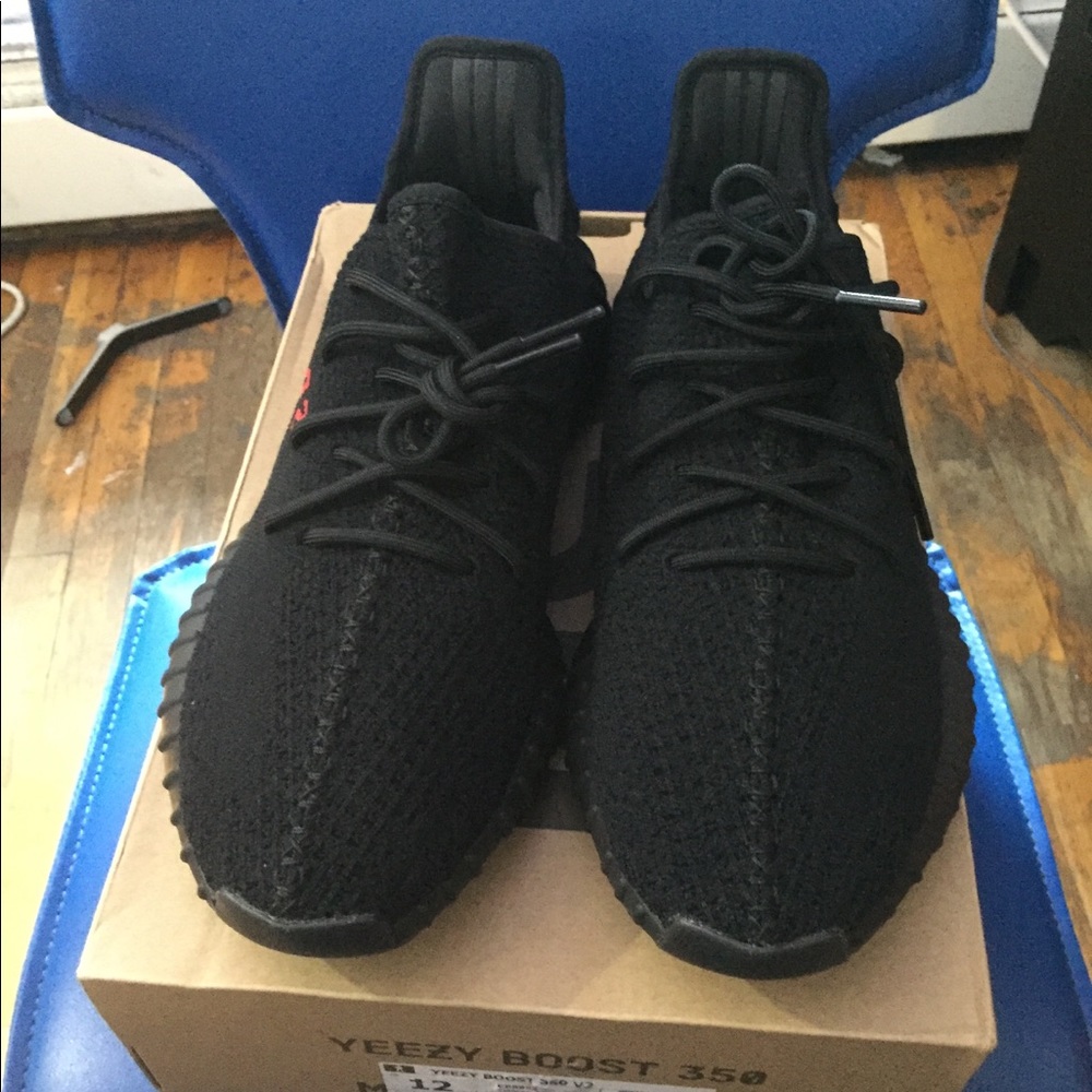 Yeezy boost v2 bred Authentic